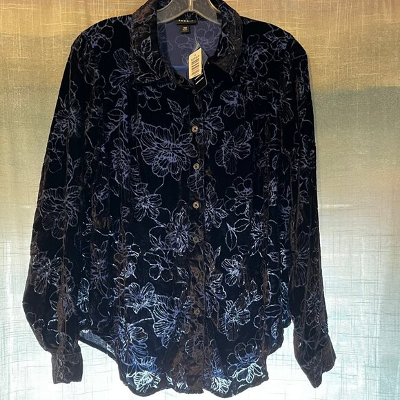 BNWT Torrid Madison Navy Velvet Burnout Button Up Shirt size 00 - Picture 2 of 5